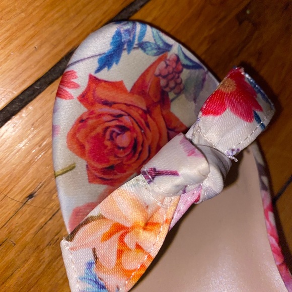 Floral Unisa Heels - Picture 4 of 7
